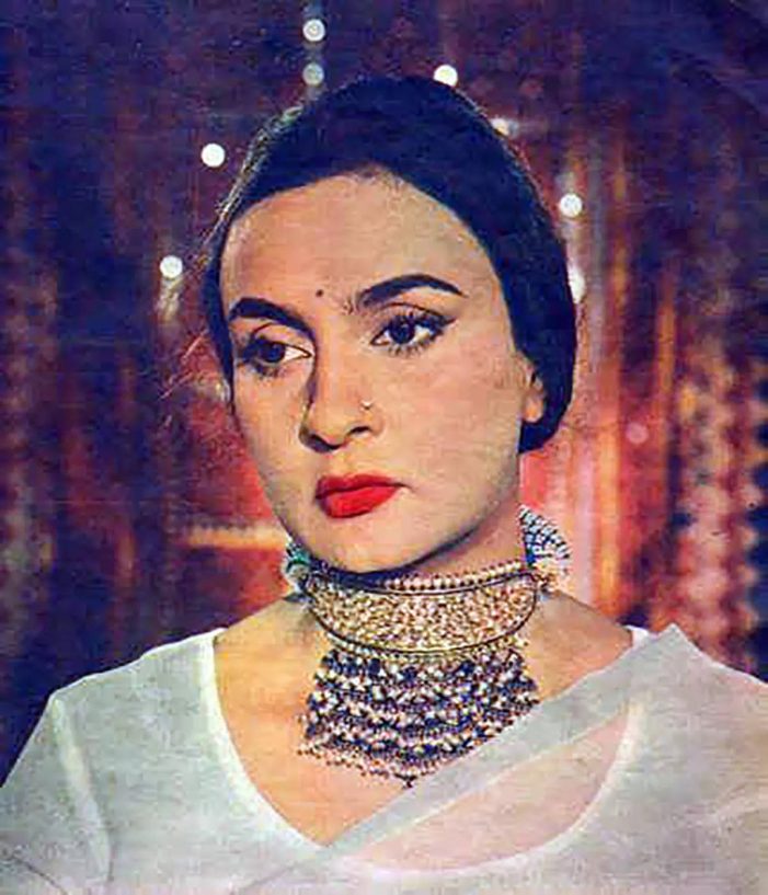 #GoldenFrames: Nadira, the original Bollywood vamp | Photogallery